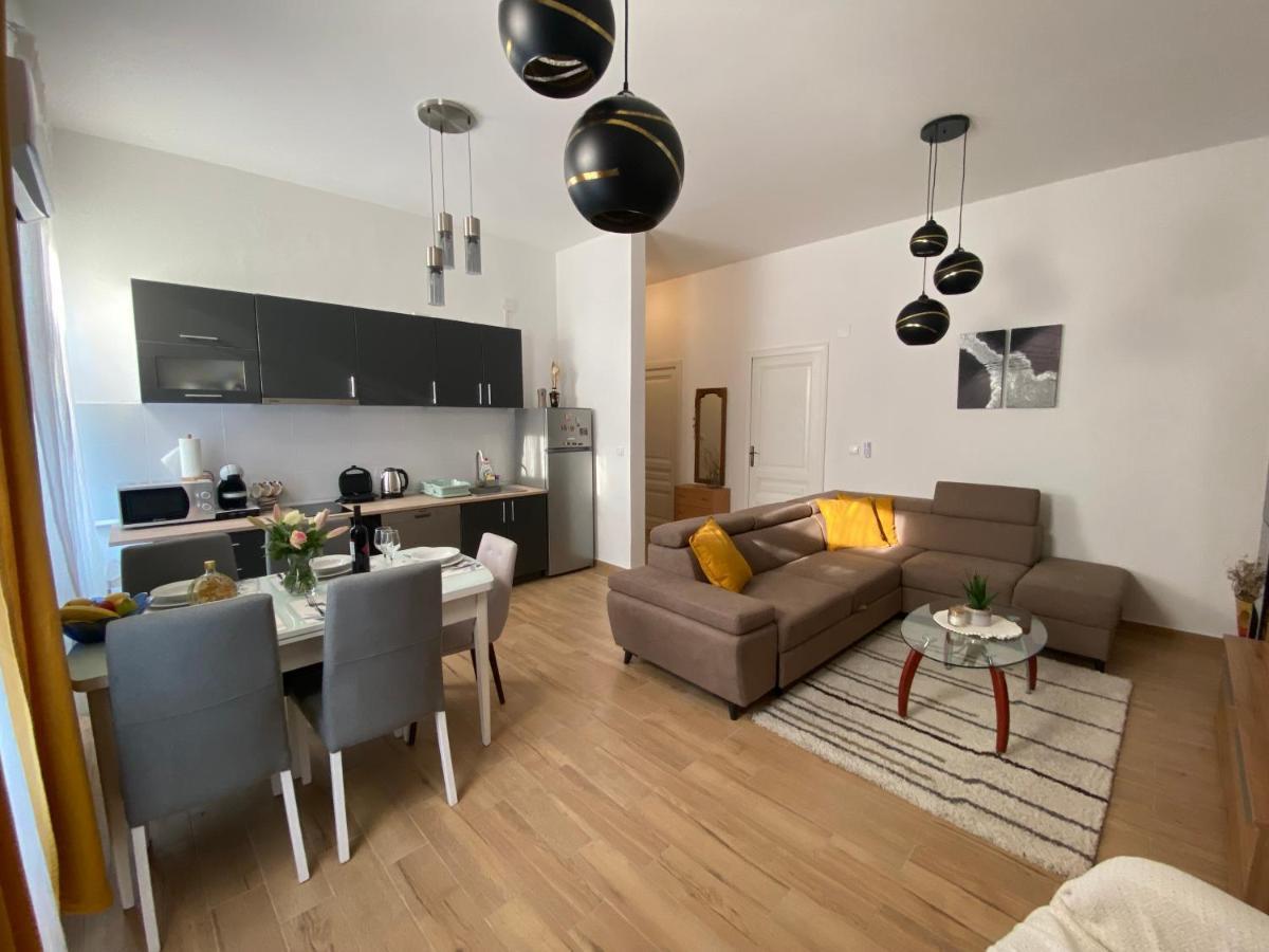 Apartman Andela Pula Centar Daire Dış mekan fotoğraf